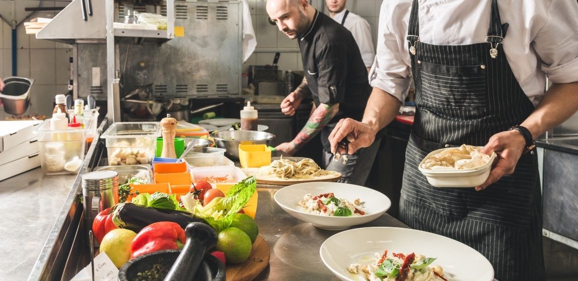 How Using Proper Equipment Helps Restaurants Reduce Waste