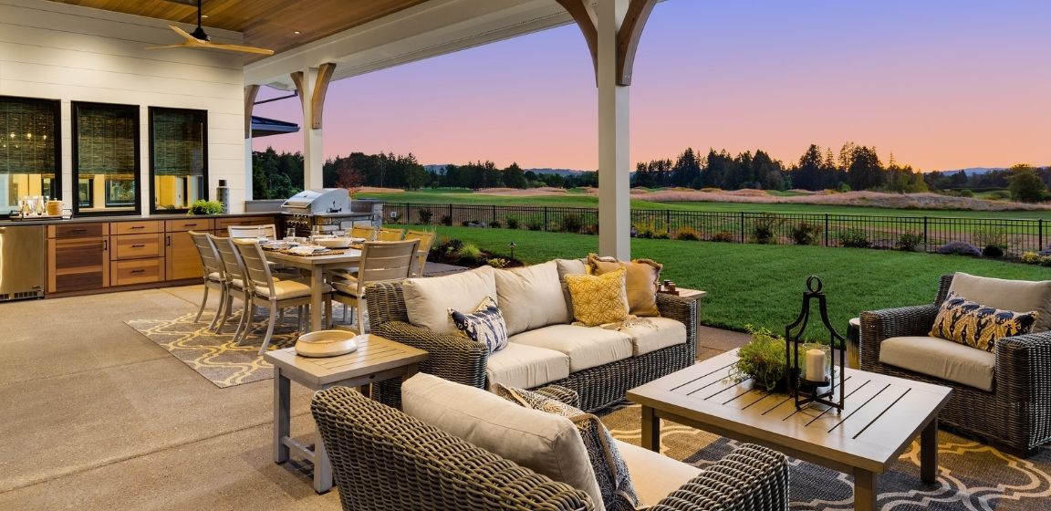 How To Decorate Your Outdoor Dining Area