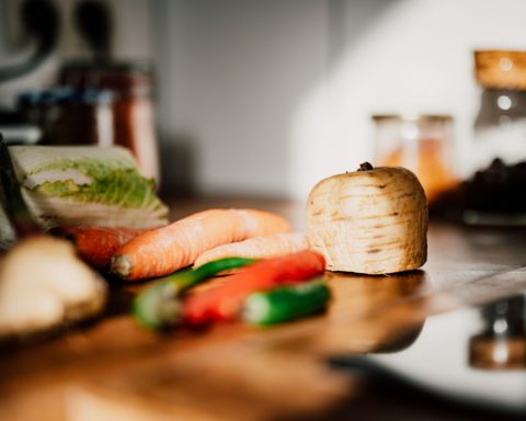 A Guide to Cooking with Cannabis oil